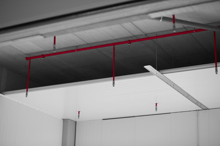 Cerramiento de panel sándwich en naves industriales - Murcia | Aislamientos Gerardo Orenes S.L.